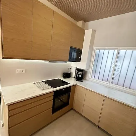 Comfortable In Center With Private Parking Garage Apartment Malaga